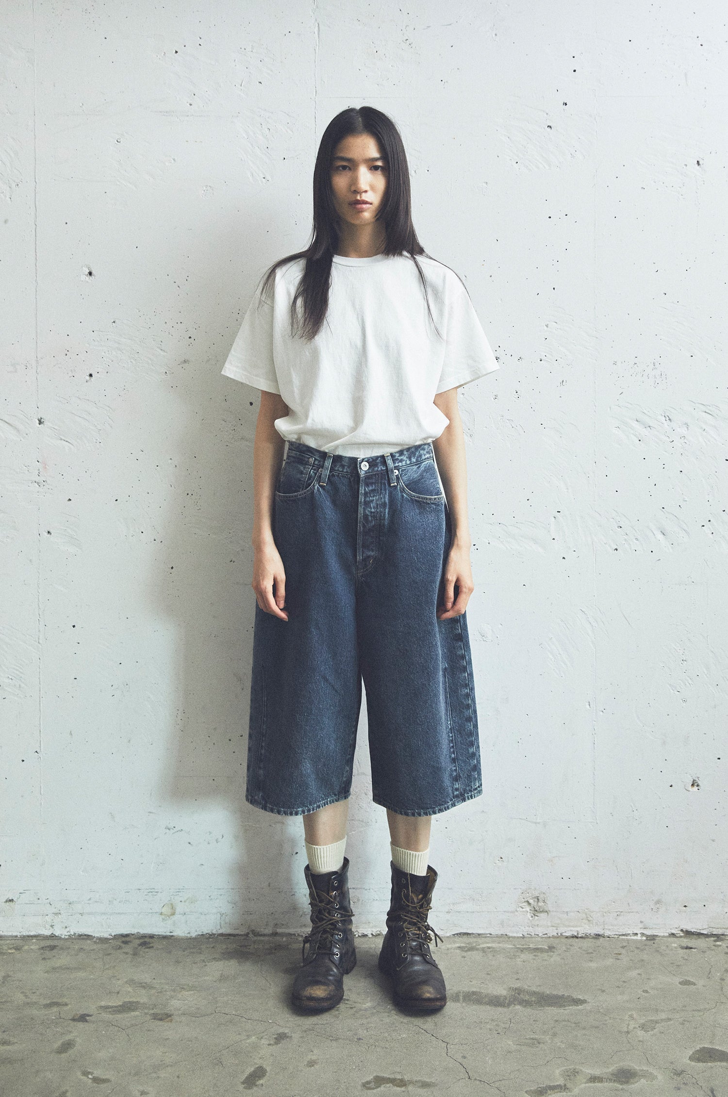 WIDE SPREAD CROPPED SHORTS DARK FADED INDIGO